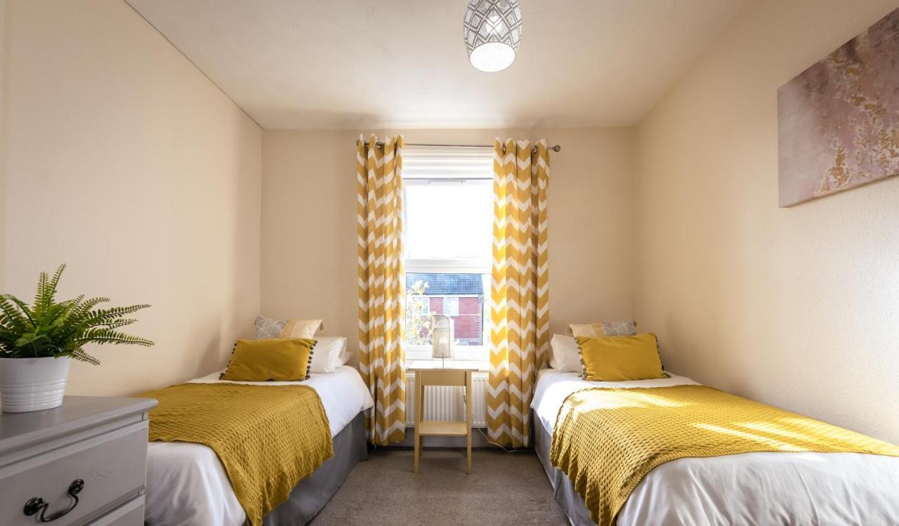 3-Bedroom House L Fast Wi-Fi L Garden L Newly Decorated L Close To Shops And Restaurants Борнмут Экстерьер фото